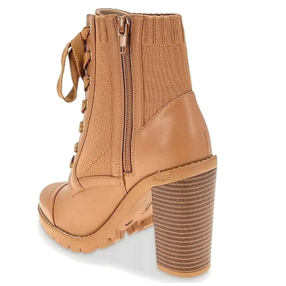 New w/Box BCBGeneration Pilas Lace-Up Side-Zip Lug Sole Block Heel Ankle Boots - Picture 4 of 7